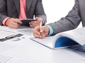 Easy Ways To Save Money On Your Car Expenses